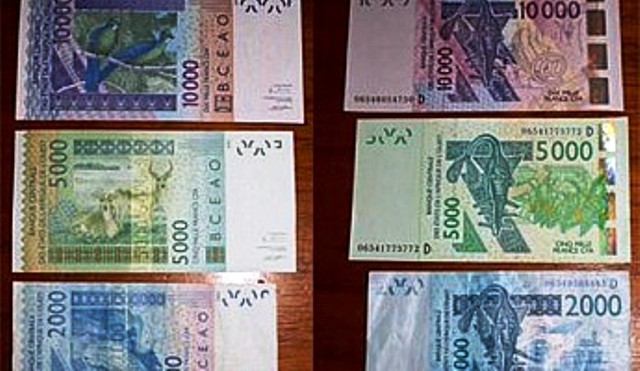 Des billets de banque CFA .