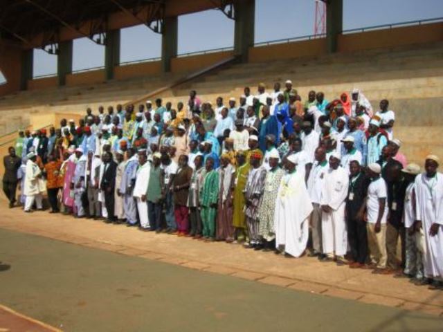 Photos de famille d'anciens du MPP venus d'autres provinces autres que Ouagadougou.