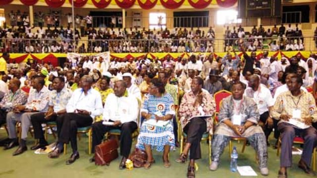 Des congressistes du CDP venus des 45 provinces du Burkina et de l'étranger au palais omnisports de Ouaga 2000.