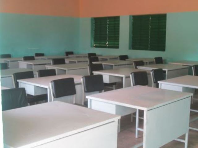 Des salles de classe confortables pour les élèves-maîtres de l'EFEP-DON -BOSCO de Ouagadougou.