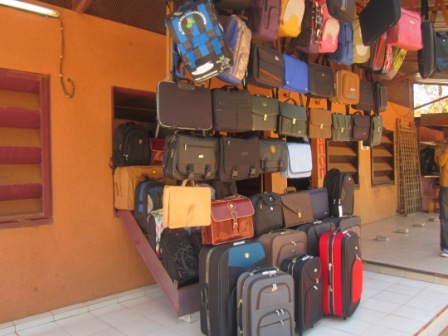 Des sacs à plusieurs usages: école, voyage,document etc.