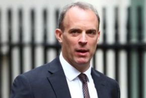 Le ministre britannique des Affaires étrangères, Dominic Raab, ici à Londres, le 14 juillet, a averti que ceux qui mènent de telles attaques devront tôt ou tard «rendre des comptes». REUTERS/Hannah McKay