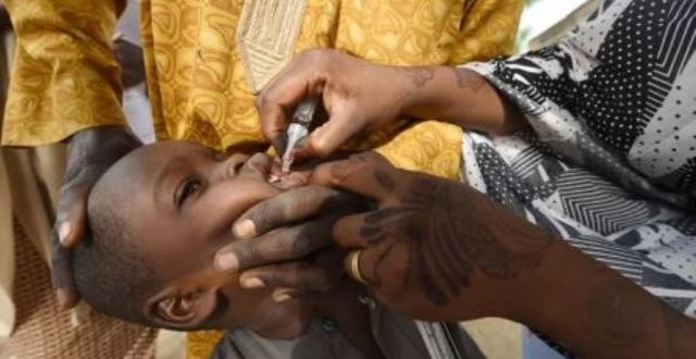 La polio est éradiquée en Afrique, affirme l’OMS