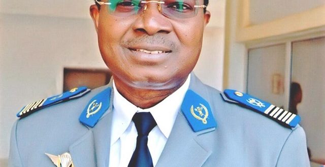 Burkina Faso : le président Kaboré a cédé le porte-feuille de ministre de la défense au général Simporé le 14 Octobre 2021