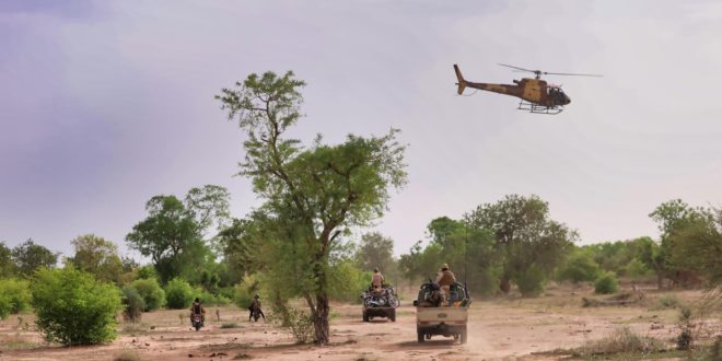 Burkina Faso : l’armée reconnait avoir causé des victimes au sein des populations civiles lors de frappes aériennes contre des terroristes le 1er Août 2022 à l’Est du pays