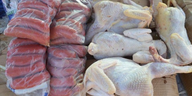 Ouagadougou : saisie de poulets et saucissons impropres à la consommation par la police municipale le 22 juin 2022