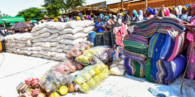 Personnes déplacées pour terrorisme à Ouahigouya au Burkina : 60 tonnes de vivres offertes par le Premier ministre de transition